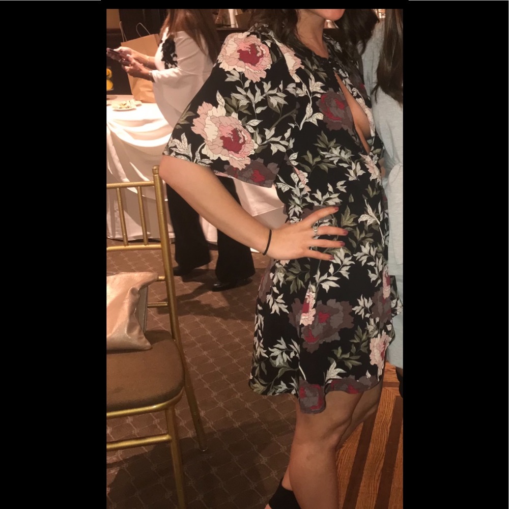 Boohoo A-line Kimono-inspired floral mini dress size 4
